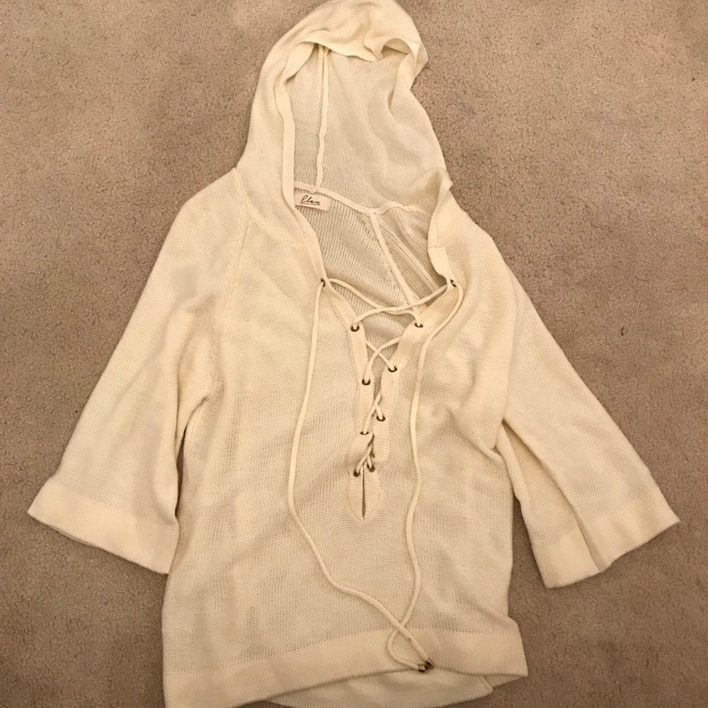 elan white laced sweater with hood